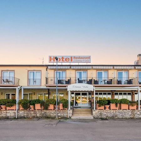 Hotel Zlatna Vala Umag Exterior photo