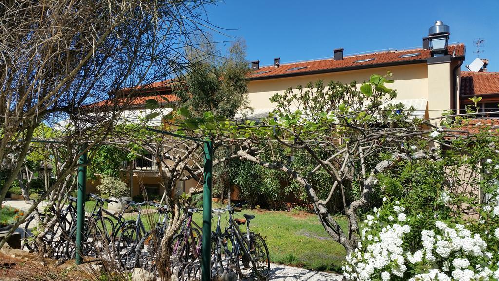 Hotel Zlatna Vala Umag Exterior photo